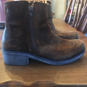 Naot Boots distressed brown size 8 or 39